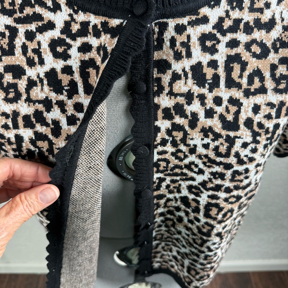 NWT Adrianna Papell Animal Print Sweater Cardigan‎ Women’s Size Medium - Picture 3 of 6